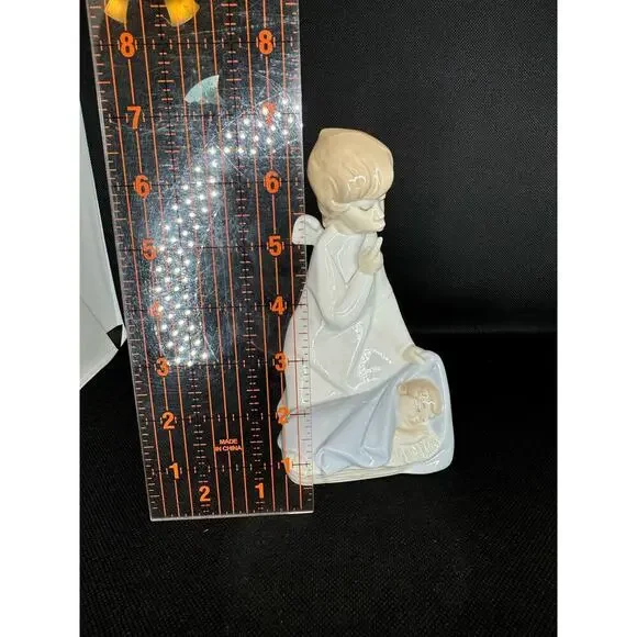 Vintage Lladro Angel with Boy ceramic figurine  7 '' H by 3.1/4  Collectible - Picture 5 of 5